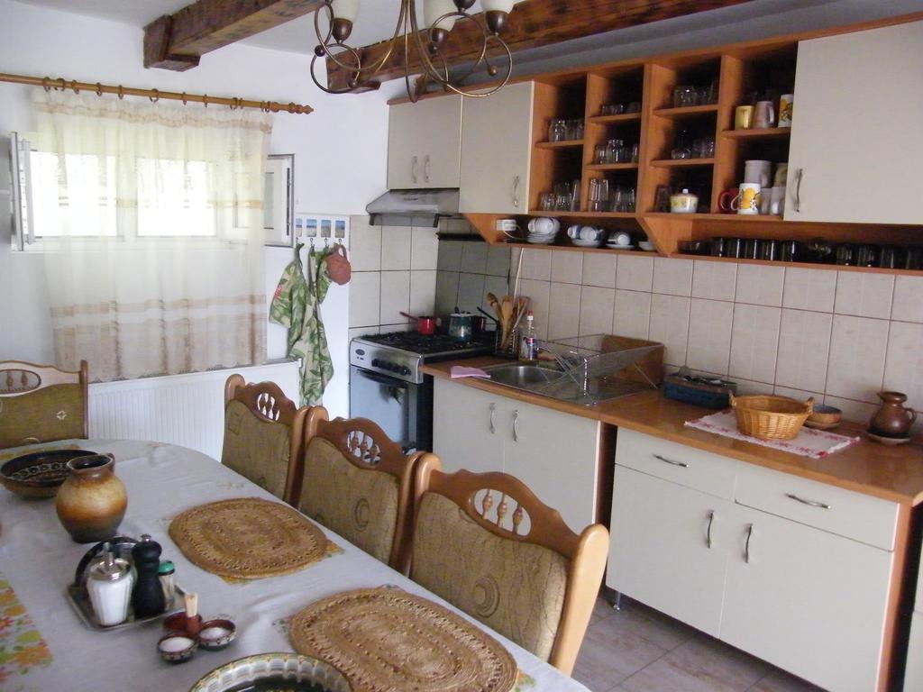 Pensiunea Casa Filoxenia Horezu Εξωτερικό φωτογραφία