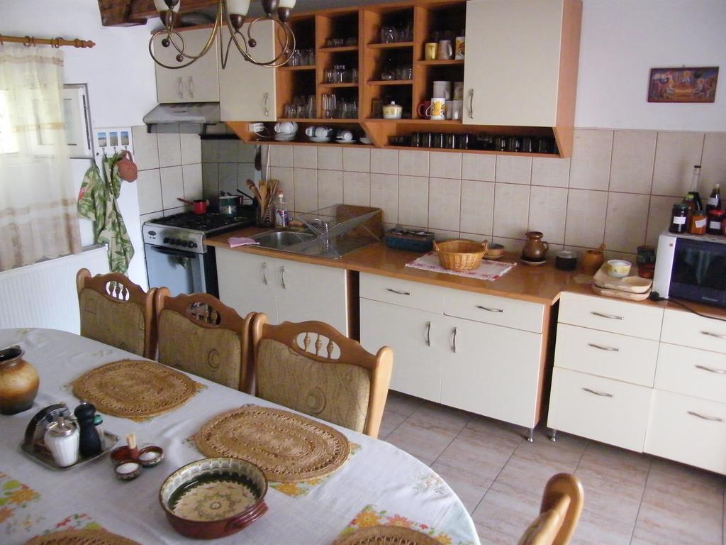 Pensiunea Casa Filoxenia Horezu Εξωτερικό φωτογραφία