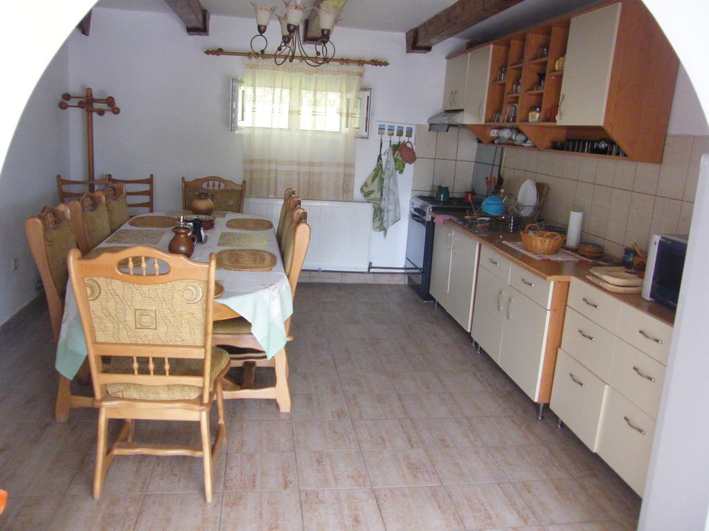 Pensiunea Casa Filoxenia Horezu Εξωτερικό φωτογραφία